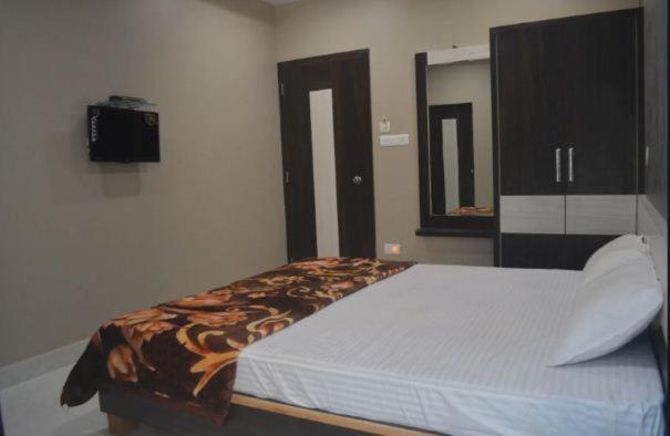Premium Hotel Near Nagoa Beach Diu Luaran gambar